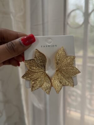 Boucle d’oreille feuillage d’or