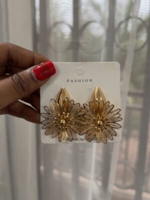 Boucle d’oreille Marguerite dorée