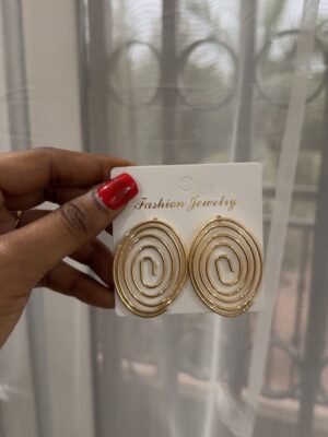 Boucle d’oreille doré en spirale