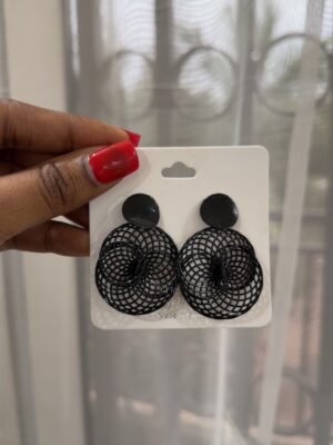 Boucle d’oreille tourbillon noir