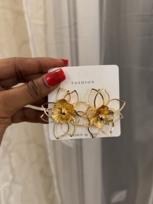 Boucle d’oreille en fleur rose jessi