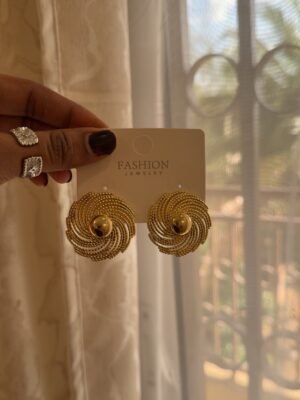 Boucle d’oreille tourbillon d’or