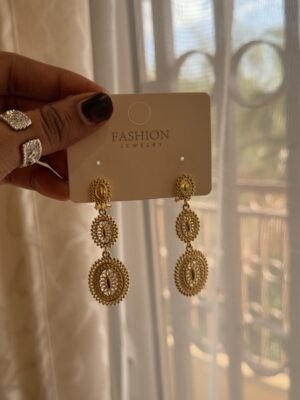 Boucle d’oreille filigrane dorée